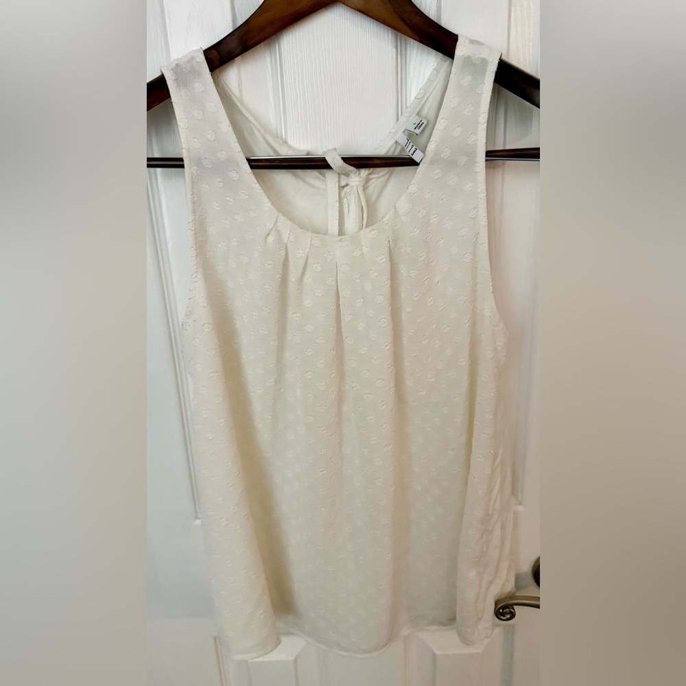 Sleeveless Textured Cream Tank
